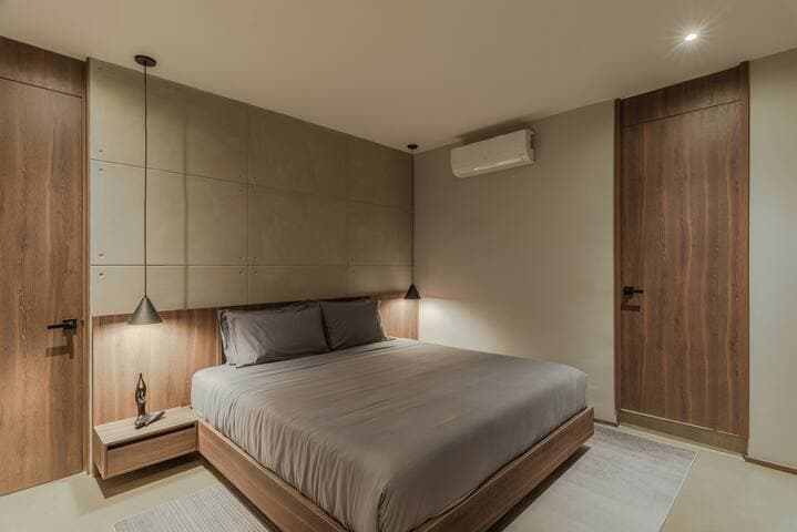 CasaOded#5 VIP Jacuzzi Suites & Private Disco Club