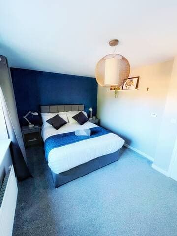 Comfy modern semi-detached | 400Mb WiFi | Parking