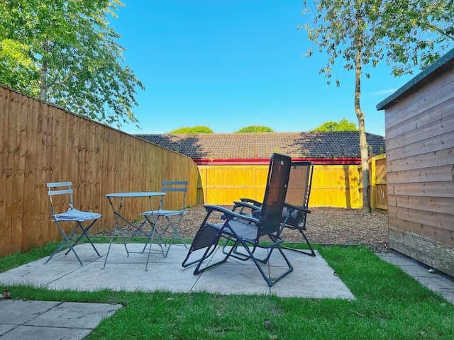 Comfy modern semi-detached | 400Mb WiFi | Parking