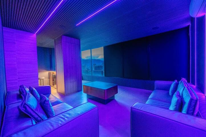 CasaOded#5 VIP Jacuzzi Suites & Private Disco Club
