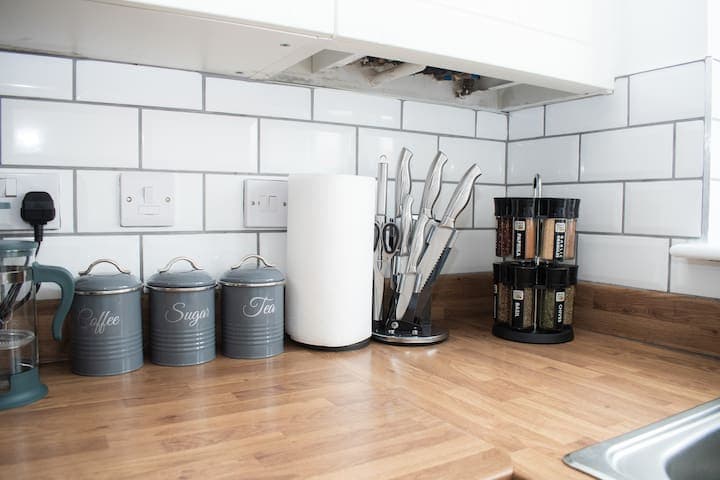 Comfy modern semi-detached | 400Mb WiFi | Parking