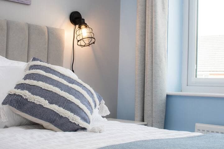 Comfy modern semi-detached | 400Mb WiFi | Parking