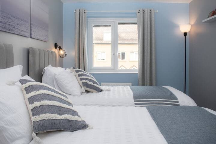 Comfy modern semi-detached | 400Mb WiFi | Parking