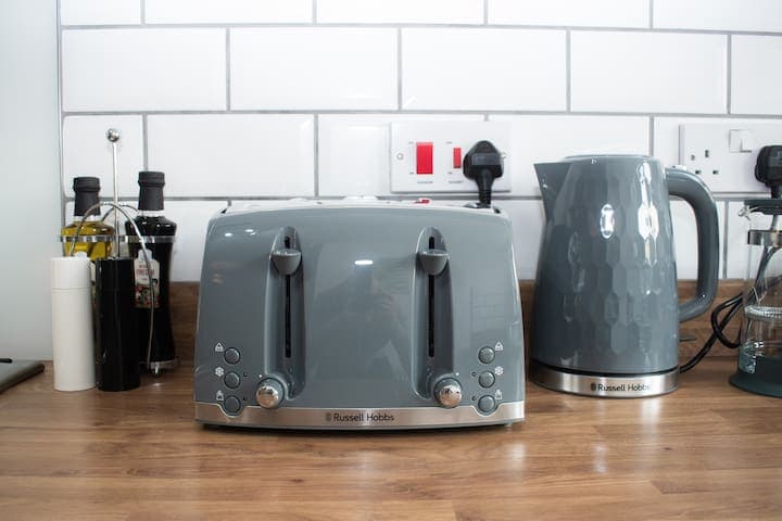 Comfy modern semi-detached | 400Mb WiFi | Parking