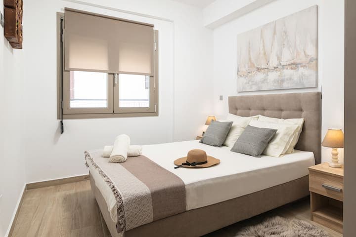 Indulge in sweet dreams in our tranquil haven! The cozy ambiance and luxurious bedding of this bedroom provide the perfect retreat for a restful night's sleep. Wake up refreshed and ready to seize the day in style.