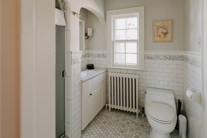 Hillcrest House: Elegance in the Heart of Highland