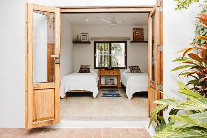 Casa Yaka Courtyard Villa w/pool Near the beach!