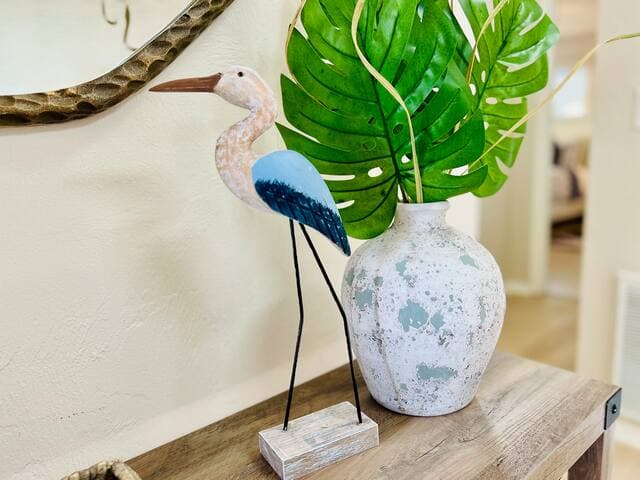 Cozy Beach House, Backyard, Walk to Shore