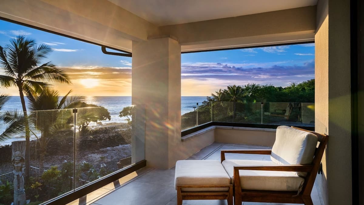 Private lanai Primary suite