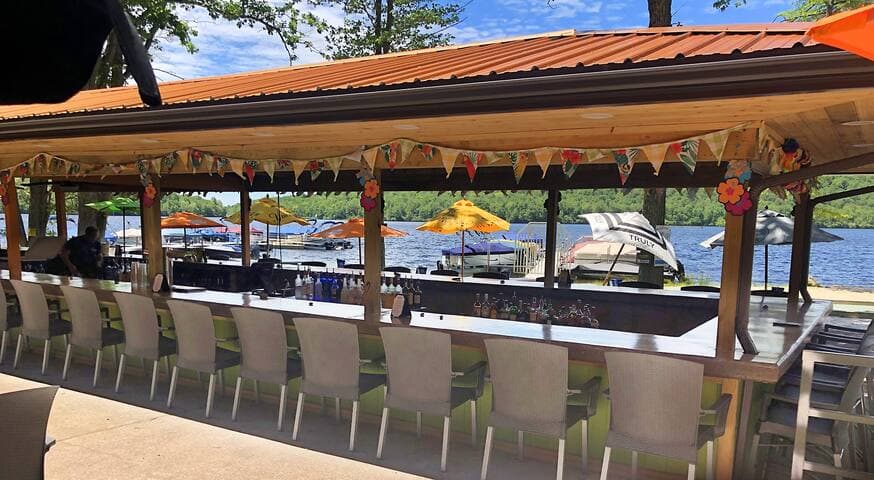 Pocono Retreat -1 Mile to Lake and Skiing!