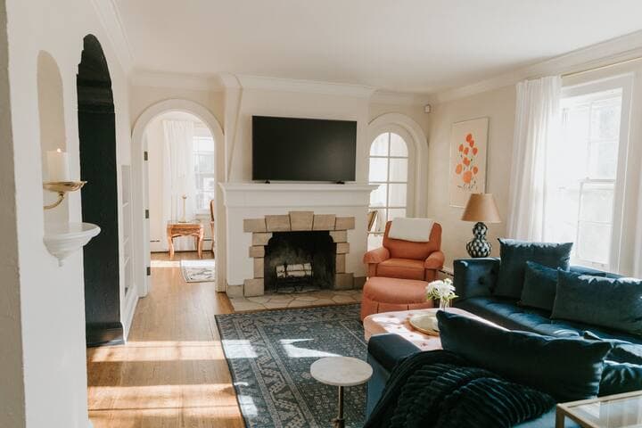Hillcrest House: Elegance in the Heart of Highland