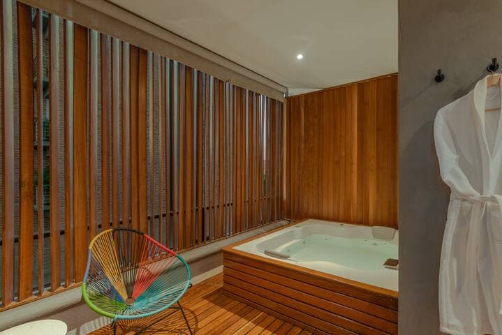 CasaOded #3 Chic Panoramic, Jacuzzi  Provenza View
