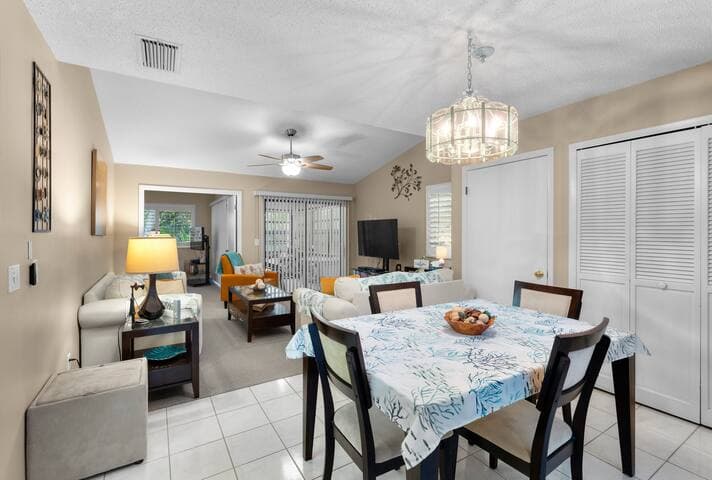 Sea Woods Beachside villa, 3 pools + amenities!