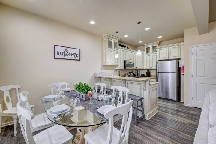 Pocono Retreat -1 Mile to Lake and Skiing!