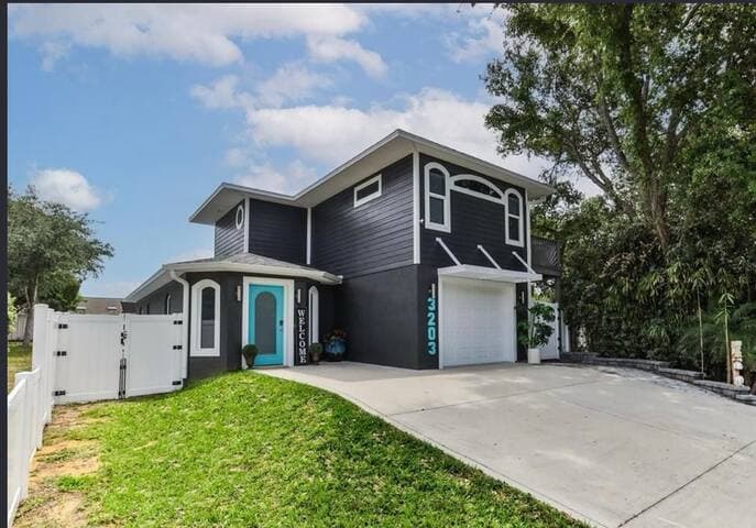 Attention Snowbirds: Beachside Pool House