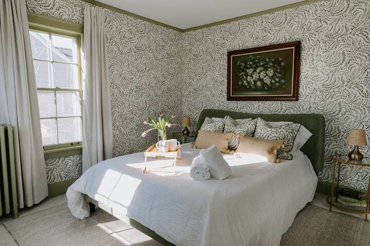 Hillcrest House: Elegance in the Heart of Highland