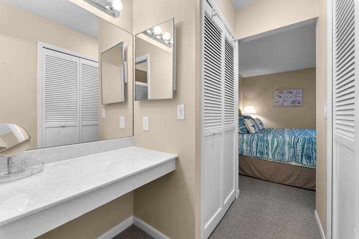 Sea Woods Beachside villa, 3 pools + amenities!