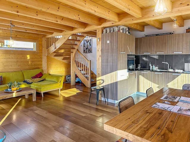 Super Cozy Chalet with WoW view - 12 min from Ski