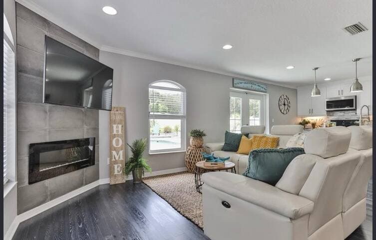 Attention Snowbirds: Beachside Pool House