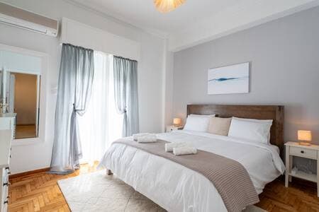 King Size Bed in the master bedroom!