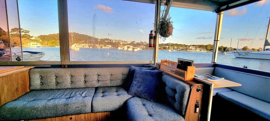 "Had a lovely relaxing time on the boat,stunning views,lovely walks on the beach nearby.
Couple are lovely and very helpful, would recommend to friends." Julie & Terry 10/23