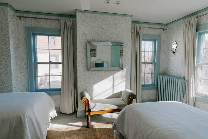 Hillcrest House: Elegance in the Heart of Highland