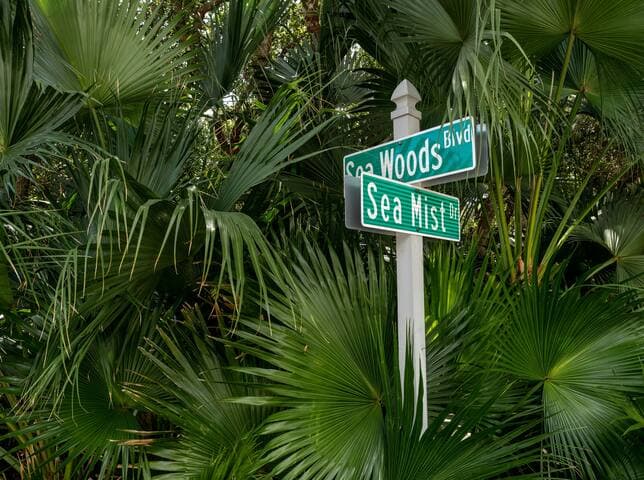 Sea Woods Beachside villa, 3 pools + amenities!