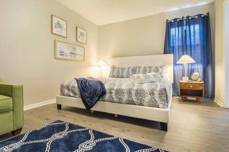 King tempur-pedic mattress, luxury hotel quality bedding, a smart TV, pull out couch, and private bathroom