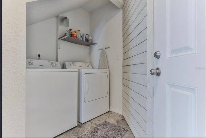 Attention Snowbirds: Beachside Pool House