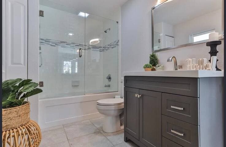 Attention Snowbirds: Beachside Pool House