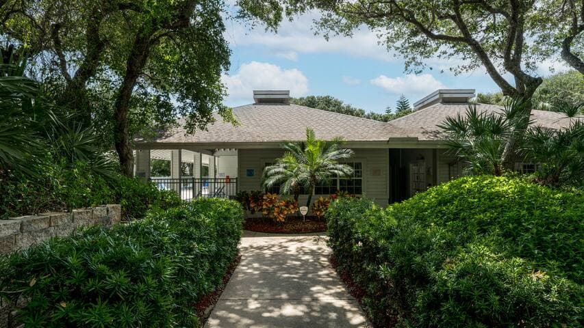 Sea Woods Beachside villa, 3 pools + amenities!