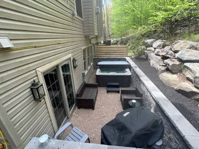 Pocono Retreat -1 Mile to Lake and Skiing!