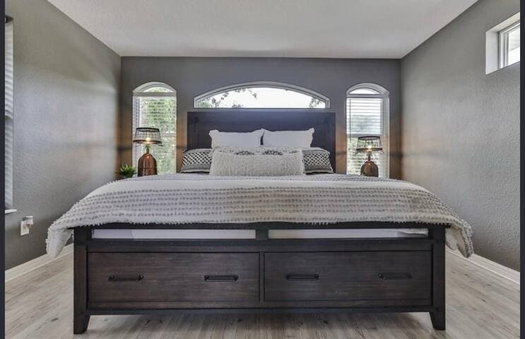 Attention Snowbirds: Beachside Pool House