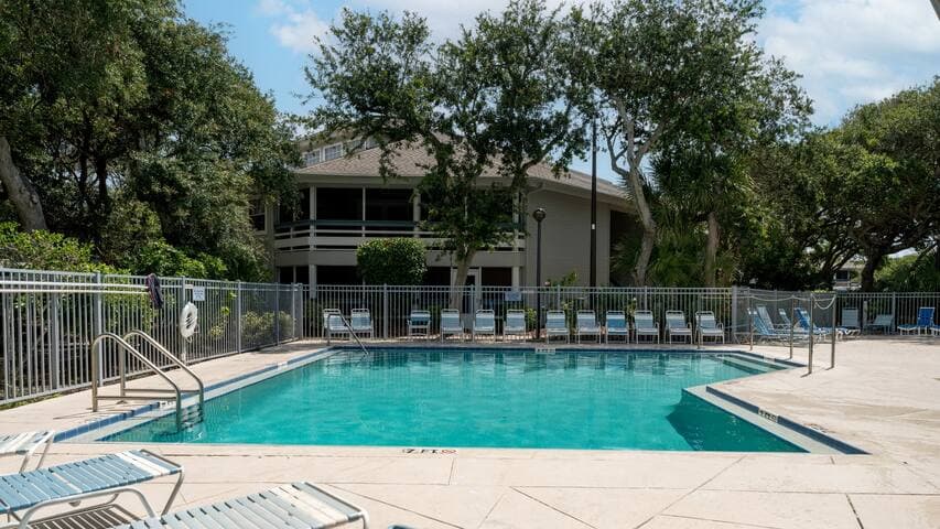 Sea Woods Beachside villa, 3 pools + amenities!