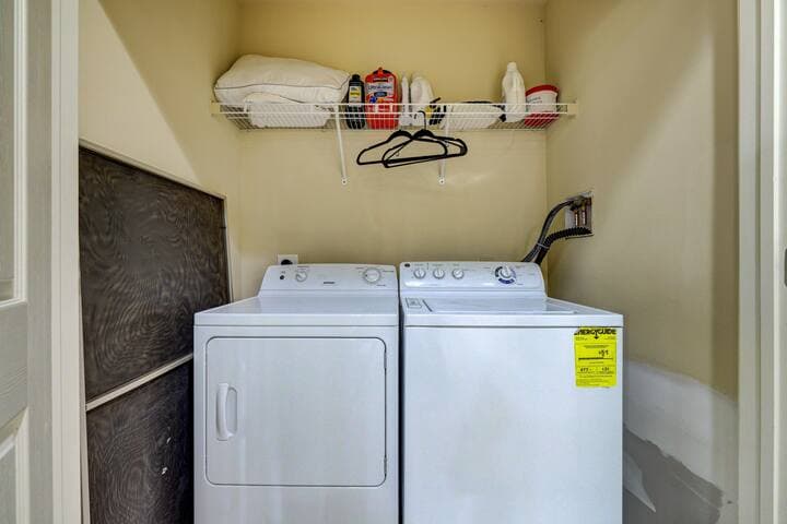 Pocono Retreat -1 Mile to Lake and Skiing!