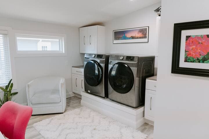 Lakeside Retreat | Modern Stay on Goose Lake