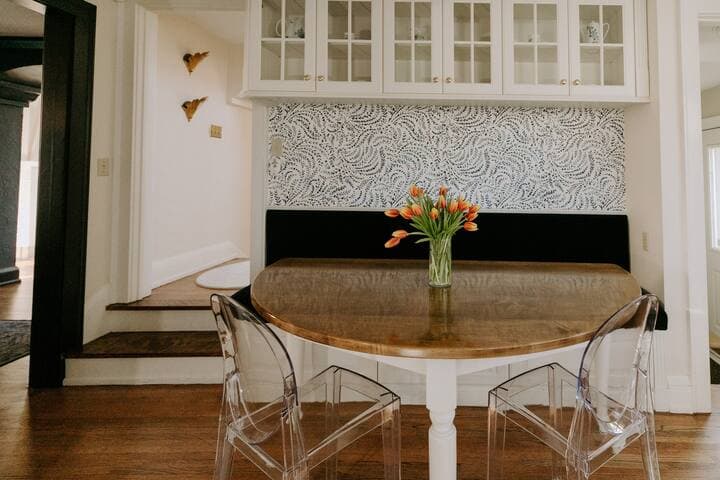Hillcrest House: Elegance in the Heart of Highland