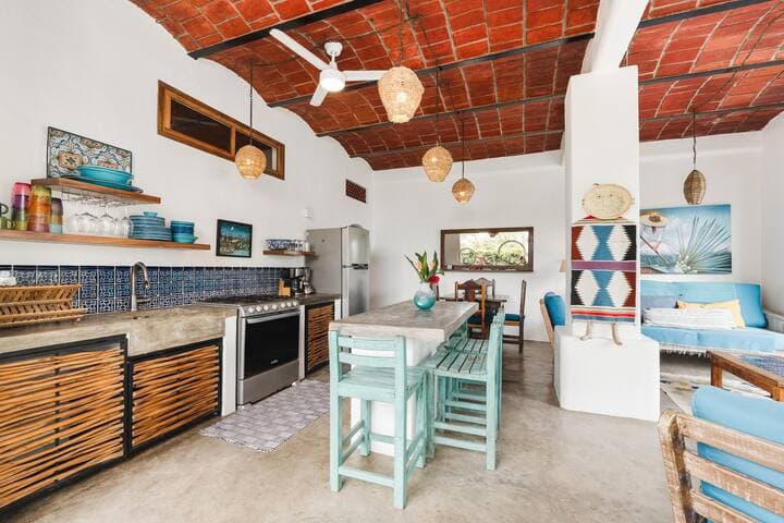 Casa Yaka Courtyard Villa w/pool Near the beach!