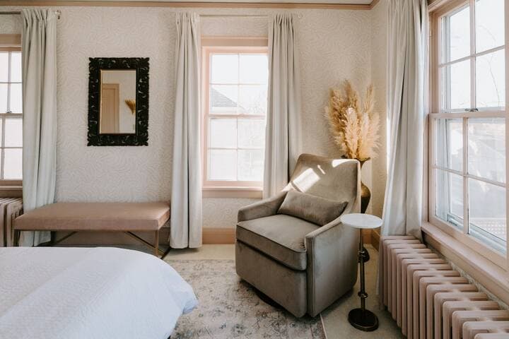 Hillcrest House: Elegance in the Heart of Highland