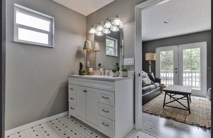 Attention Snowbirds: Beachside Pool House