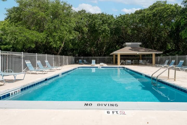 Sea Woods Beachside villa, 3 pools + amenities!