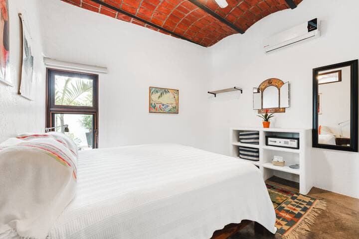 Casa Yaka Courtyard Villa w/pool Near the beach!