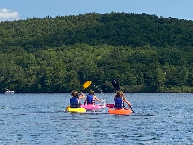 Pocono Retreat -1 Mile to Lake and Skiing!