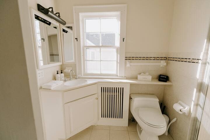 Hillcrest House: Elegance in the Heart of Highland