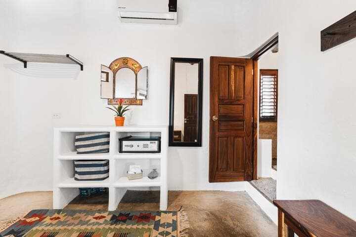 Casa Yaka Courtyard Villa w/pool Near the beach!