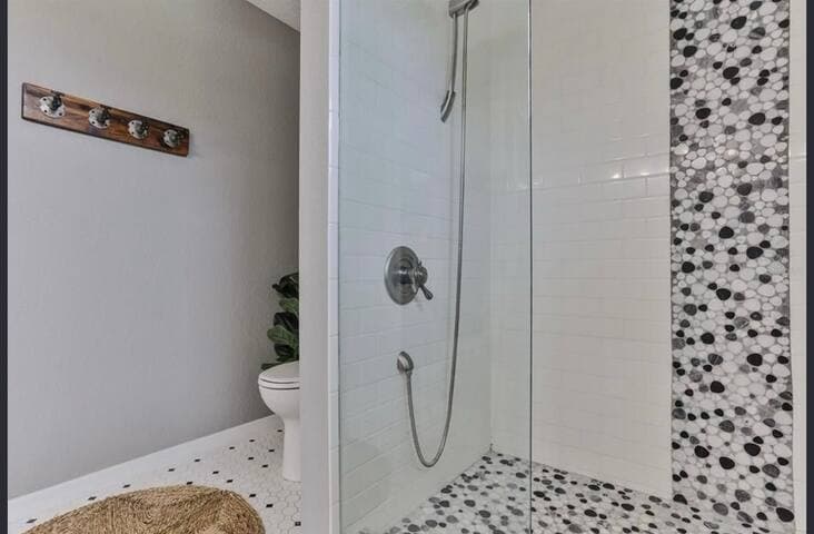 Attention Snowbirds: Beachside Pool House