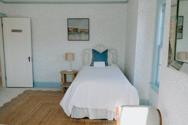 Hillcrest House: Elegance in the Heart of Highland