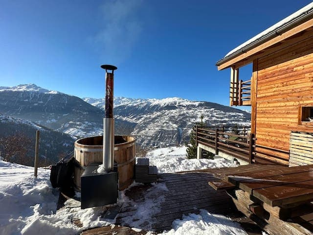 Super Cozy Chalet with WoW view - 12 min from Ski