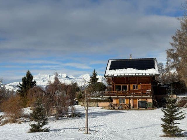 Large private garden ideal for kids to play and to relax. Enjoy the magnificent view over the mountains.