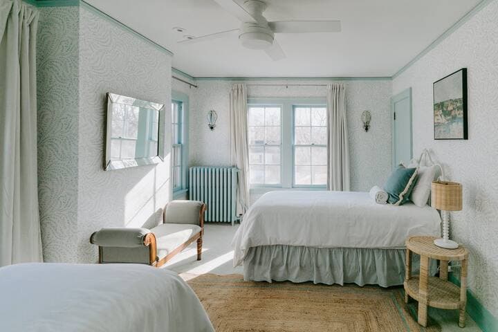 Hillcrest House: Elegance in the Heart of Highland